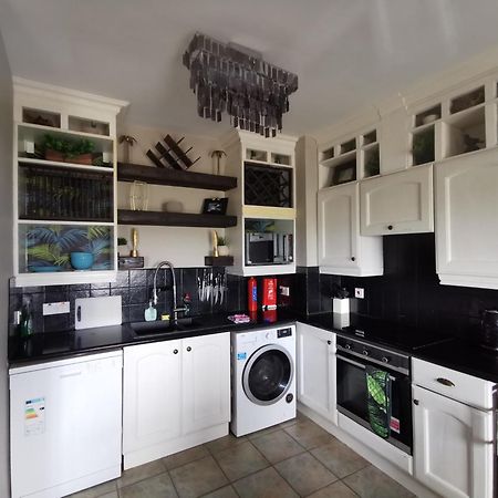 Апартаменты Palm Cove Bundoran Luxurious Sea View Balcony Free Wifi Netflix Sleeps 5 Экстерьер фото